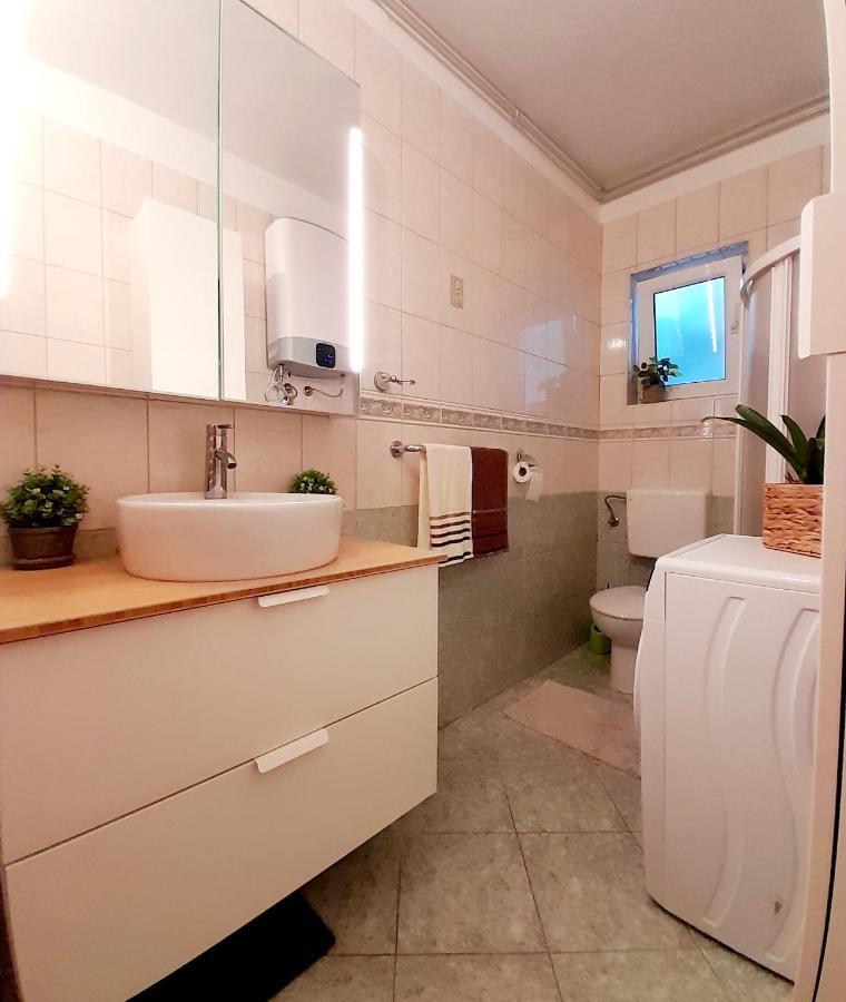 Ema Apartment