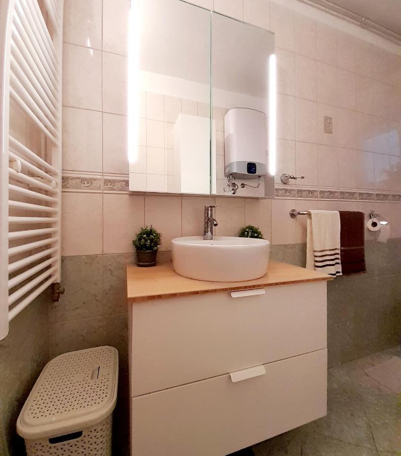 Ema Apartment